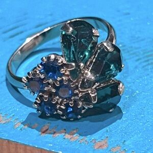 Gorgeous Vintage Blue/Green Stone Adjustable Costume Ring